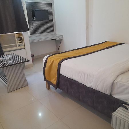Hotel Global Inn -1 Km From Railway Station - Lift Food And Free Parking Lucknow Exterior photo