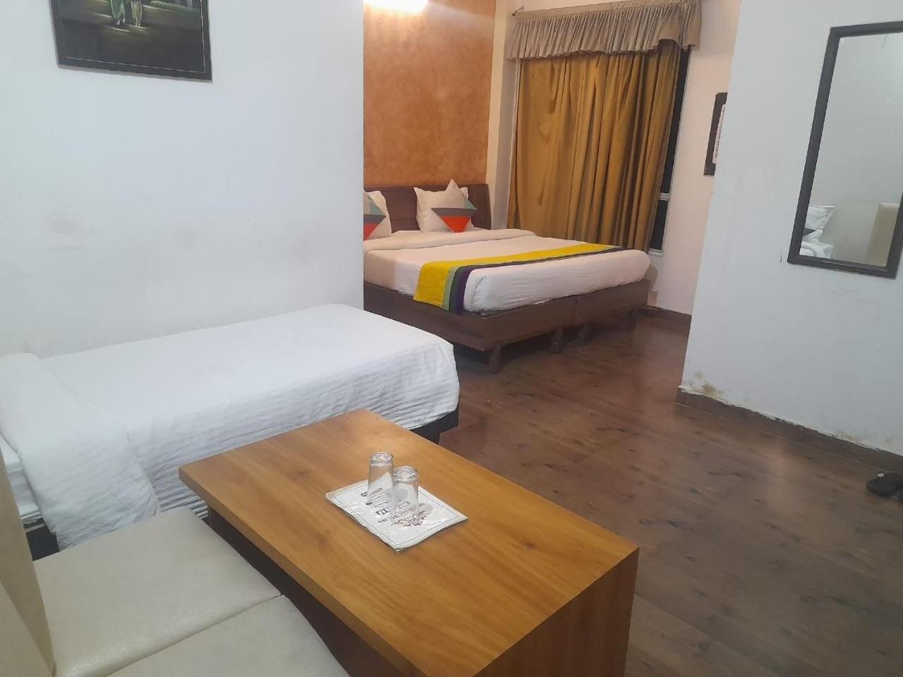 Hotel Global Inn -1 Km From Railway Station - Lift Food And Free Parking Lucknow Room photo
