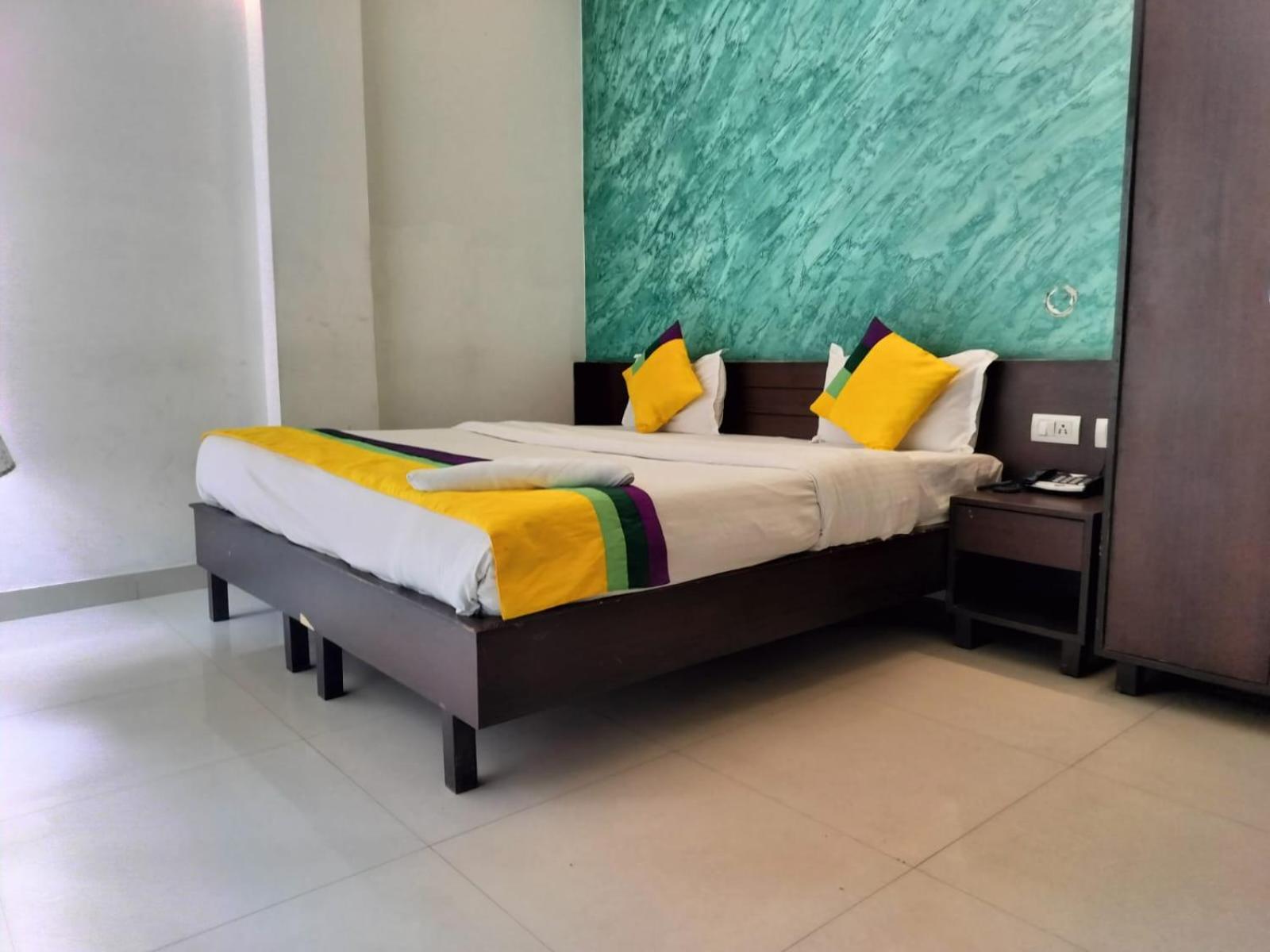 Hotel Global Inn -1 Km From Railway Station - Lift Food And Free Parking Lucknow Room photo