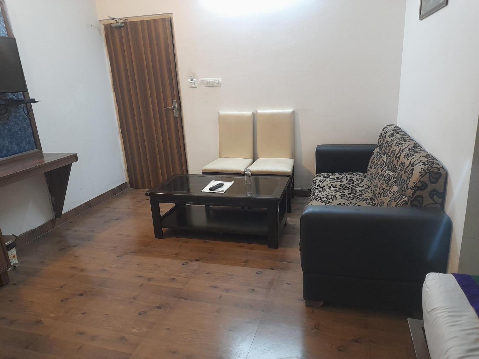 Hotel Global Inn -1 Km From Railway Station - Lift Food And Free Parking Lucknow Exterior photo