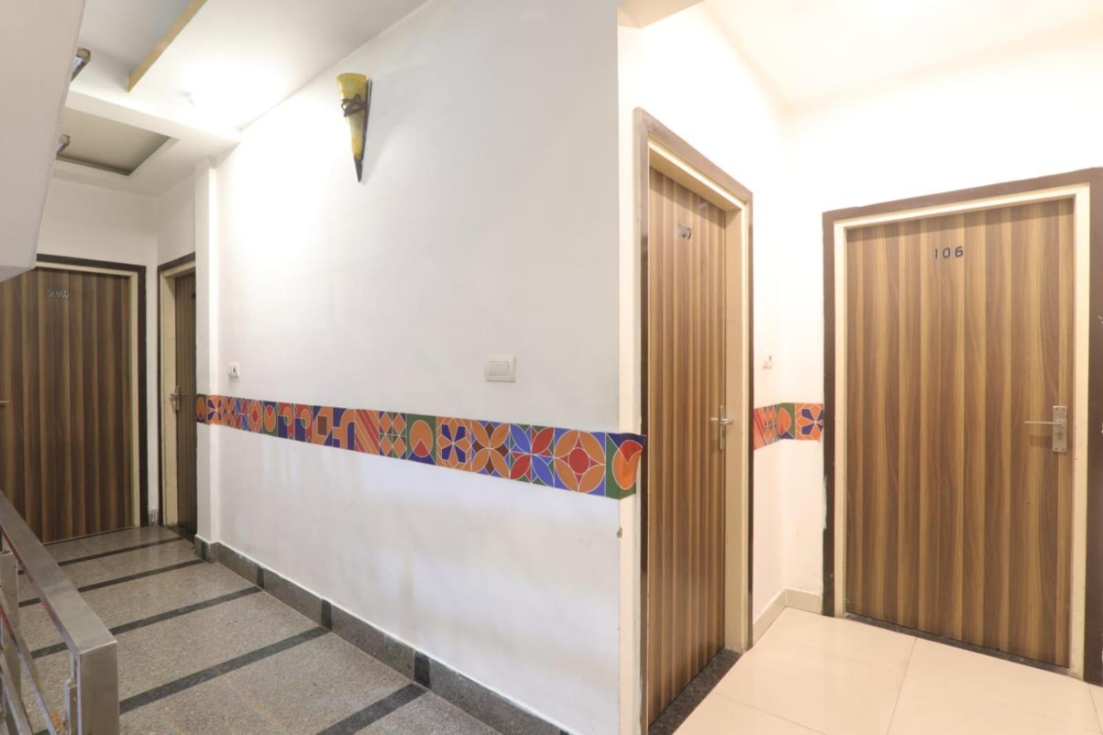 Hotel Global Inn -1 Km From Railway Station - Lift Food And Free Parking Lucknow Exterior photo