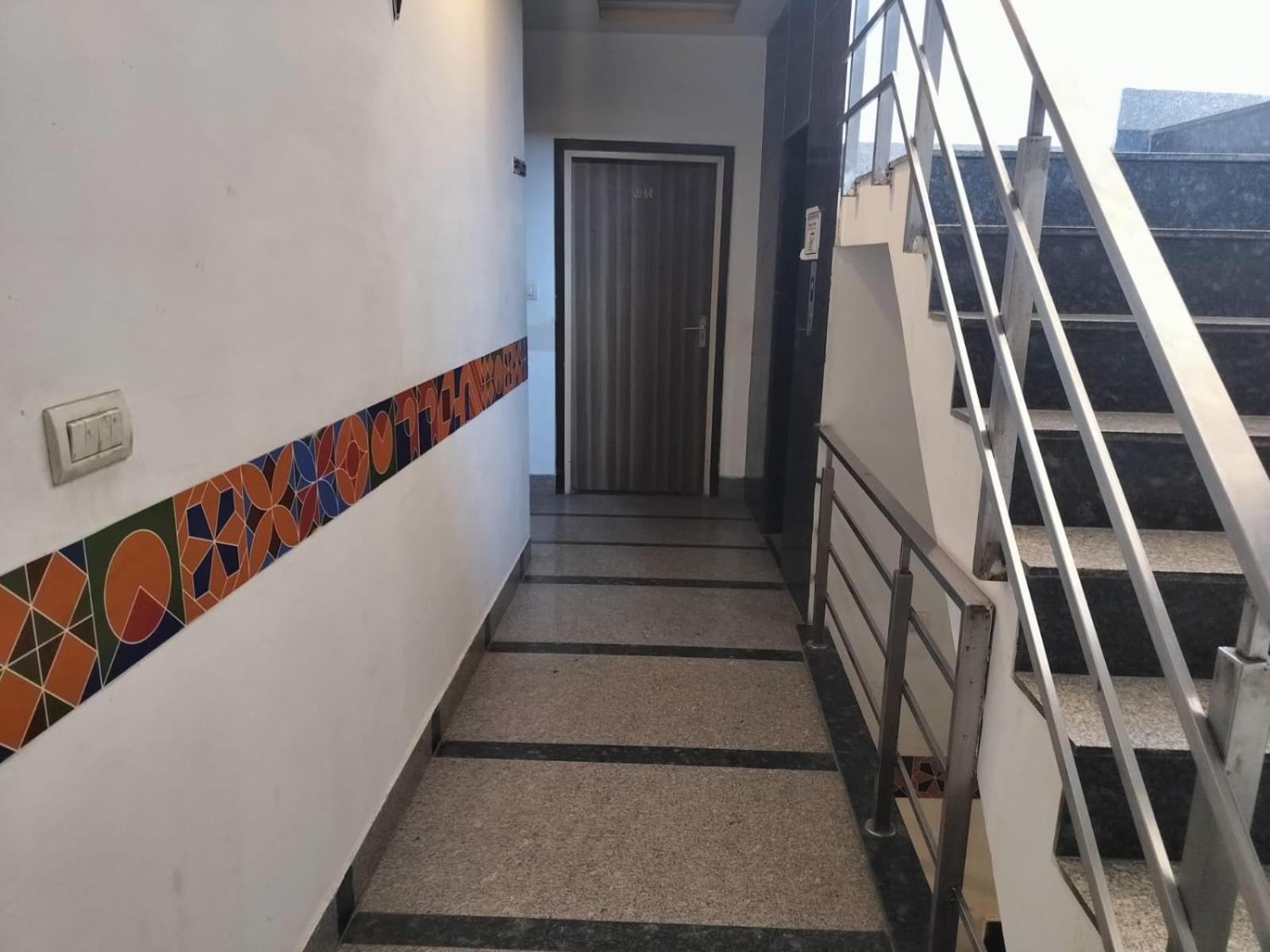 Hotel Global Inn -1 Km From Railway Station - Lift Food And Free Parking Lucknow Exterior photo